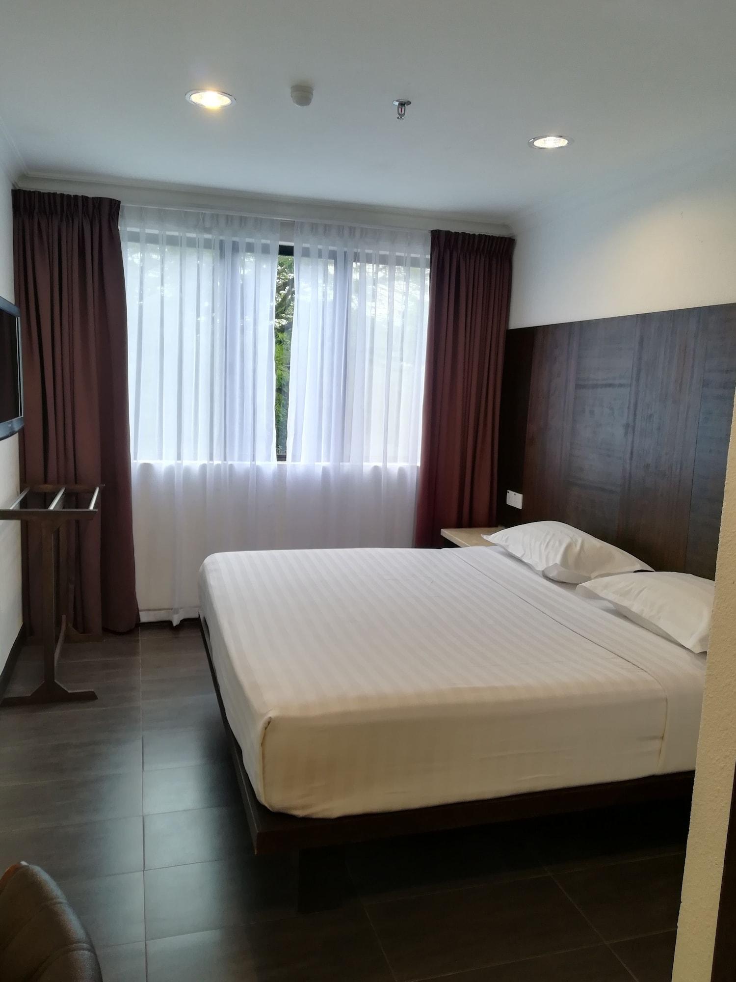 Crystal Lodge Kota Bharu Bagian luar foto