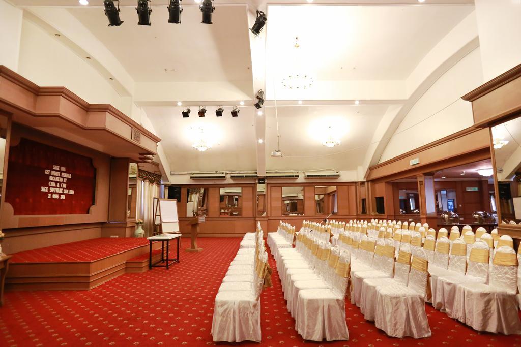 Crystal Lodge Kota Bharu Bagian luar foto