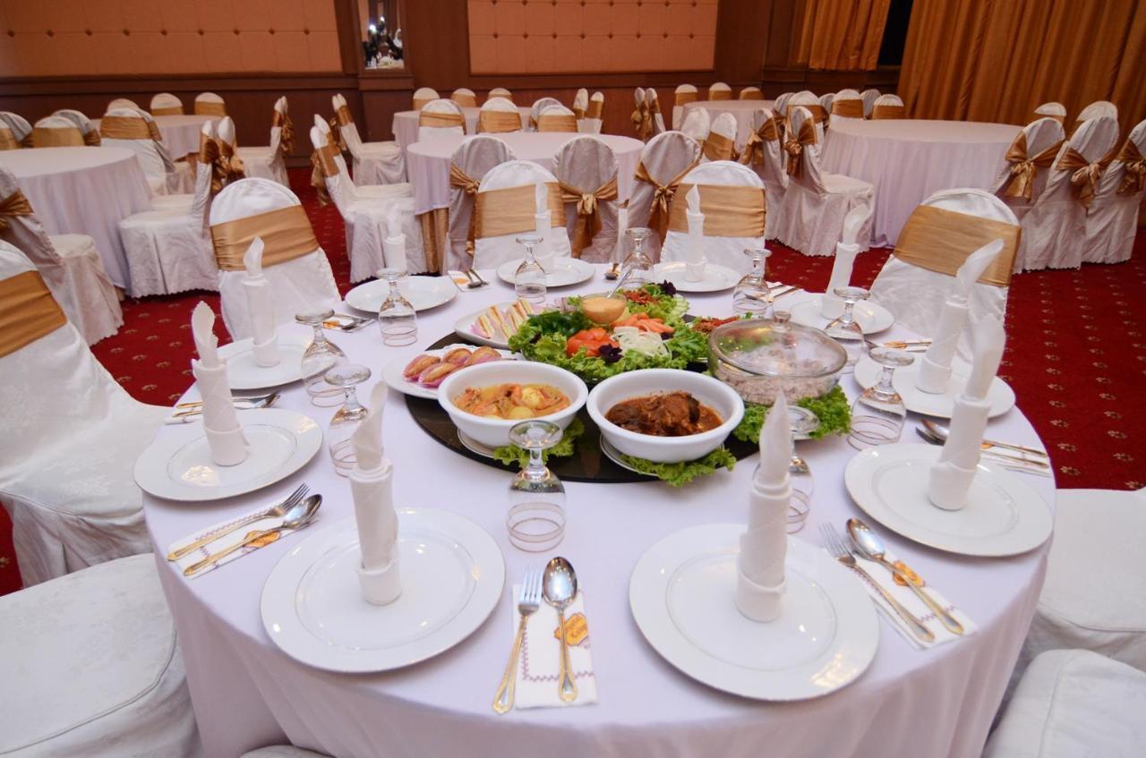 Crystal Lodge Kota Bharu Bagian luar foto