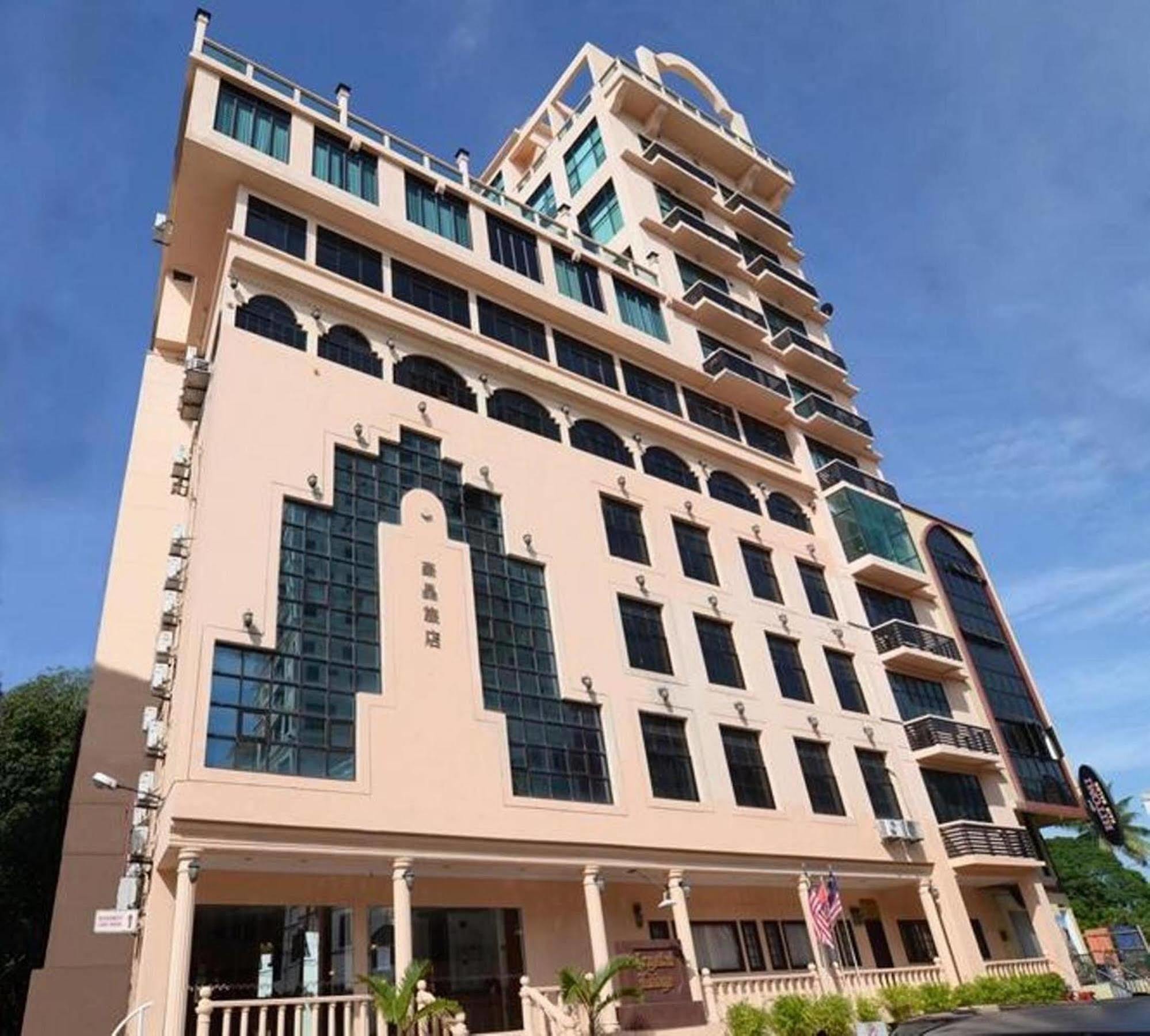 Crystal Lodge Kota Bharu Bagian luar foto